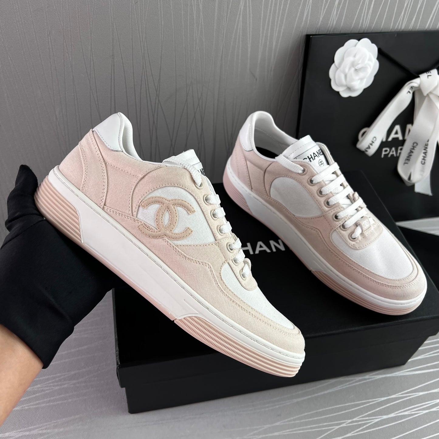 Sneakers C color blanco con beige